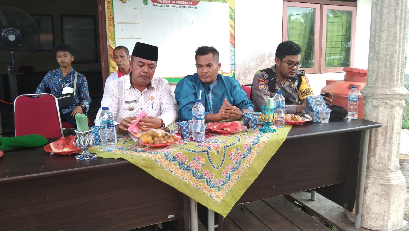 Ribut, Perangkat Desa Tekulai Hulu Diminta Mundur