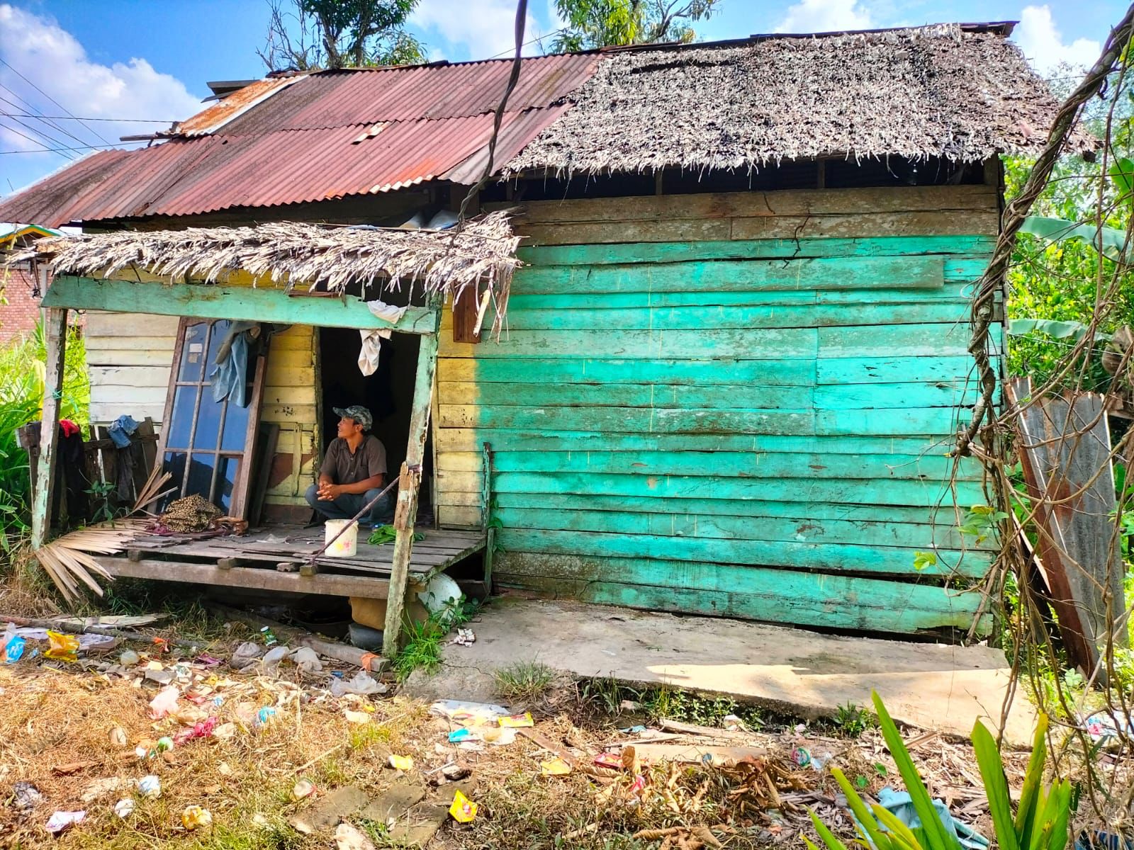 HUT ke 54, Kadin Inhil Bedah Rumah Warga tidak Mampu di Desa Pulau Palas