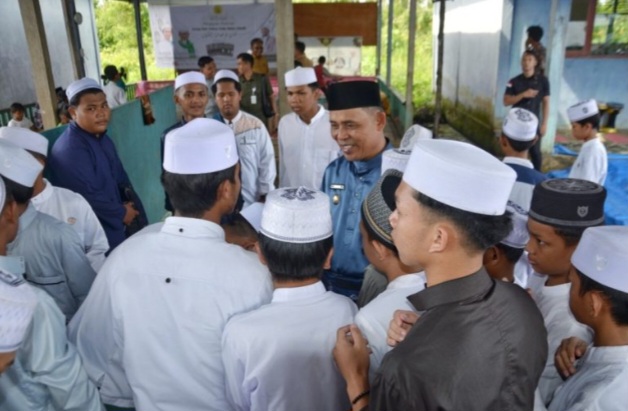 Kunjungi Pondok Pesantren Yasin Al- Islami, Pj Bupati  Herman Tampung Aspirasi Warga