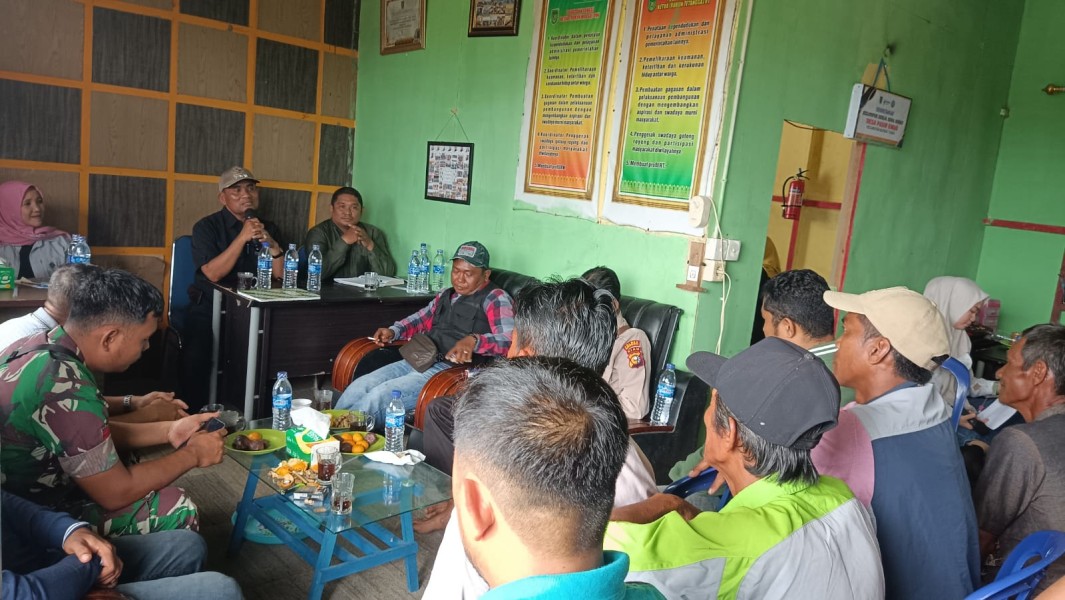 Camat Batang Tuaka Suhaimi, Janji Selesaikan Masalah Tapal Batas Desa Pasir Emas