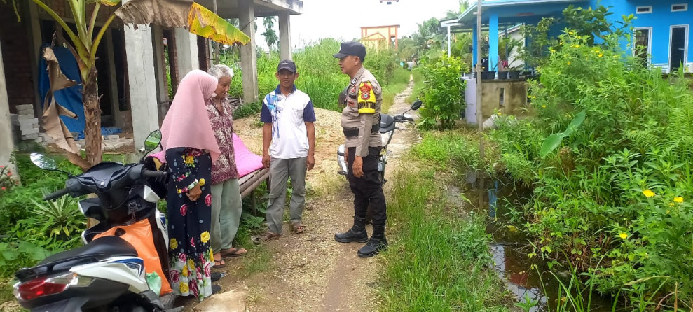 Personil Polsek Tempuling Cooling System di Kelurahan Pangakalan Tujuh