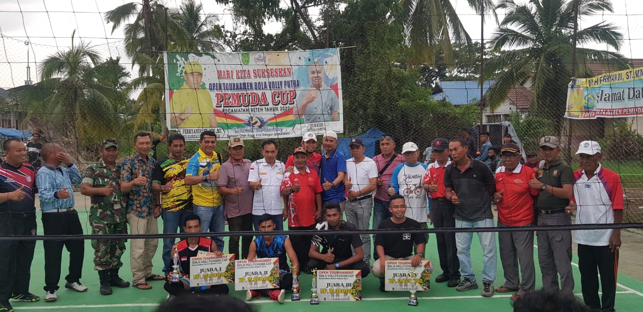 Ferryandi Tutup Secara Resmi Turnamen Bola Voli Pemuda CUP Kecamatan Reteh