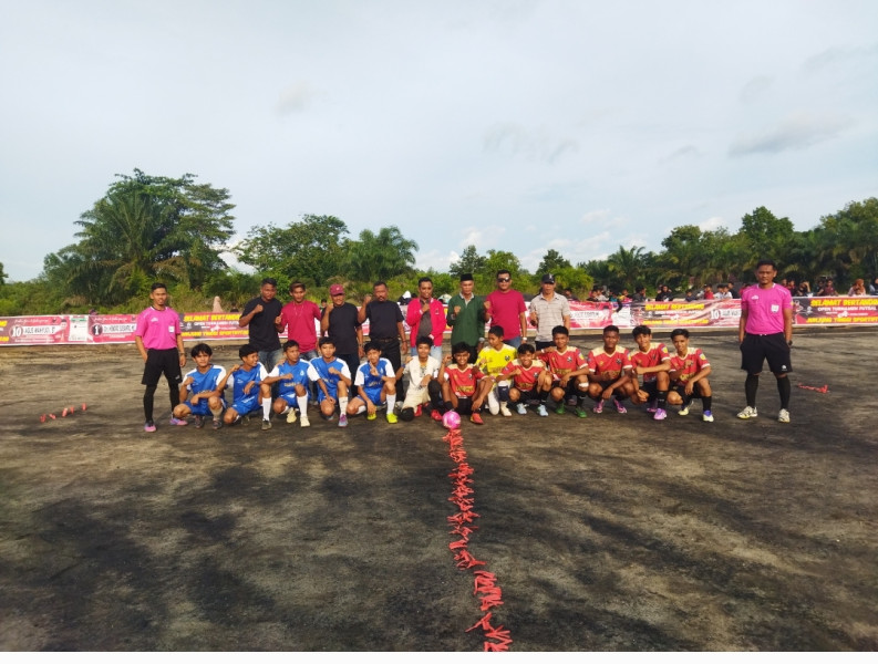 Disponsori Agus Wahyudi, Turnamen Futsal AA Putra Daerah Desa Sencalang Diikuti 64 Tim