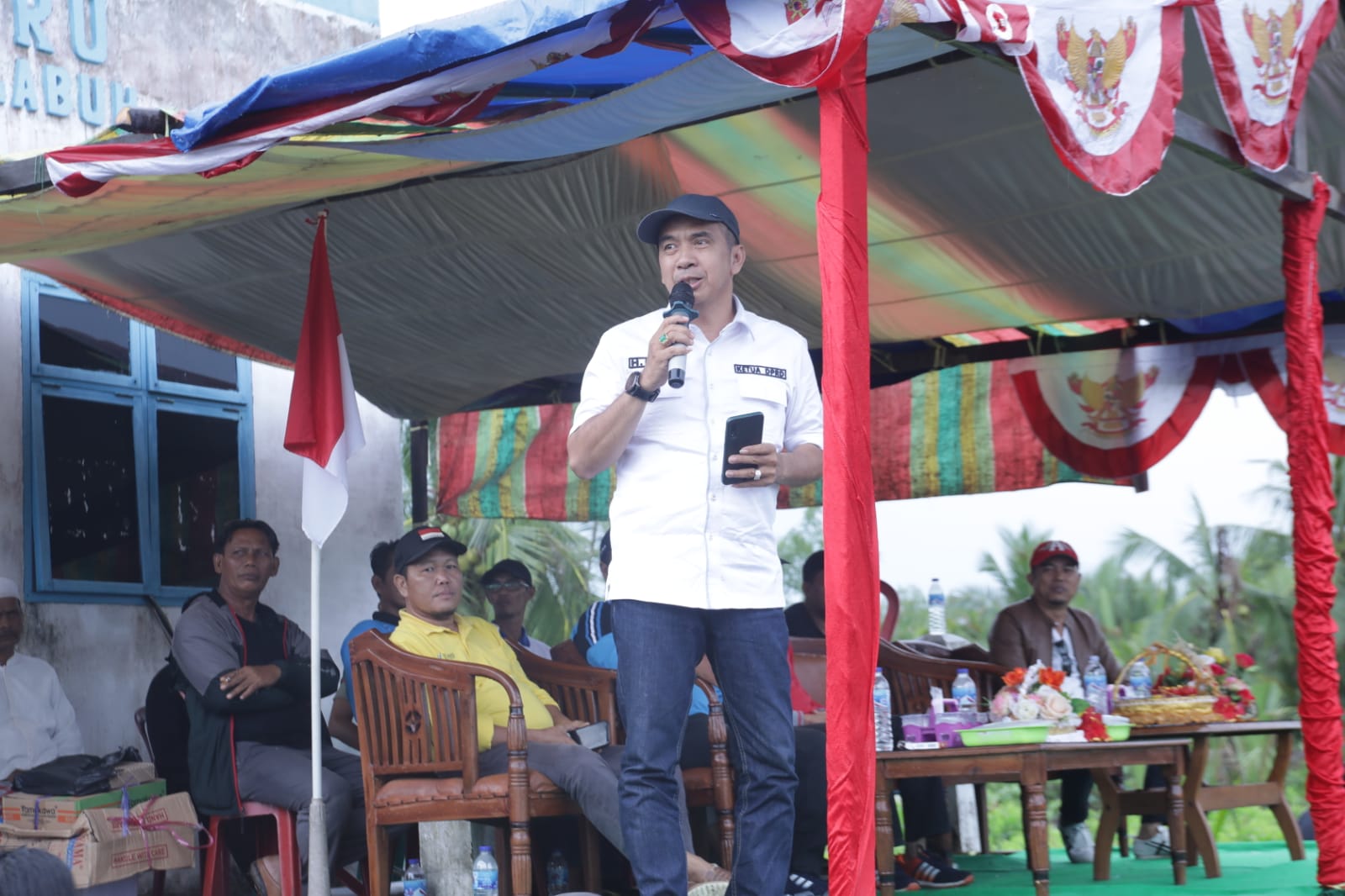Ferryandi Tutup Secara Resmi Turnamen Sepak Bola di Tanjung Labuh