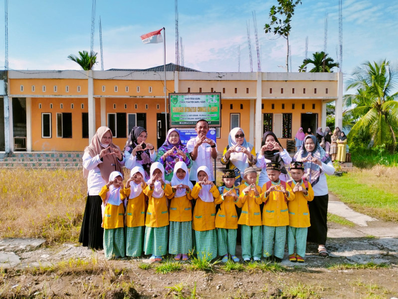 Pelepasan Siswa-siswa KB Cendikia Al-Azhar Diwarnai Suasana Haru