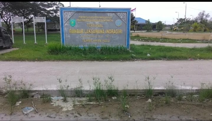 Tidak Terawat, Terminal Bus Bandar Laksamana Indragiri Seperti 