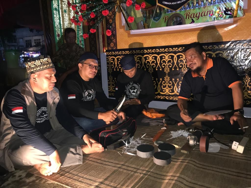 Juleha Inhil Turut Ramaikan Ragam Budaya HUT ke 77 TNI, Ada Asah Pisau Gratis Loh