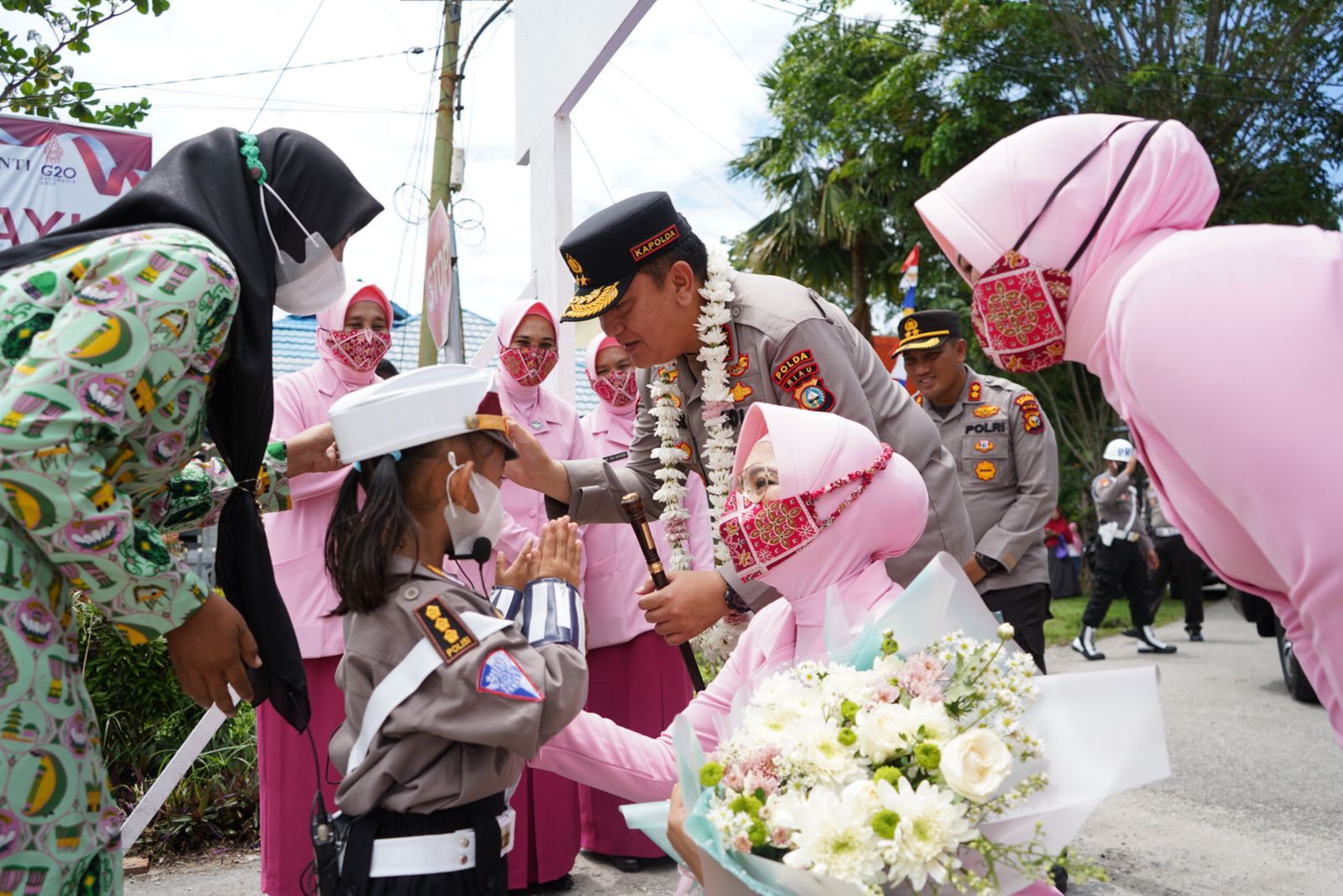 Sebut Polisi Sebagai Pengayom, Kapolda Riau: Tolong Jangan Sakiti Hati Masyarakat