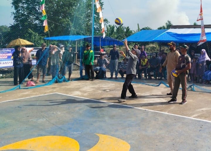 Buka Turnamen Bola Voli di Pelangiran, Ferryandi: Dengan Olahraga Kita Bangun Silaturahmi