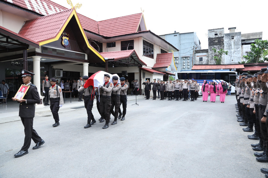 Polres Inhil Lepas Kepergian Kapolsek GAS Almarhum Iptu Fauzan dengan Upacara